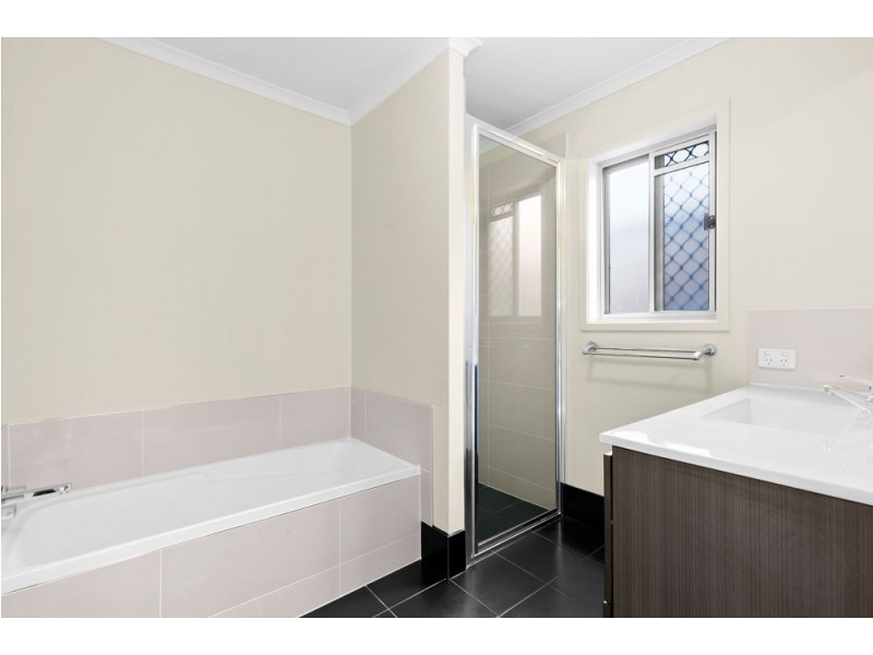 10/6 Rosegum Place, Redbank Plains QLD 4301