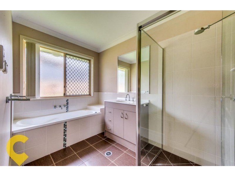 33 Dillon Avenue, Augustine Heights QLD 4300