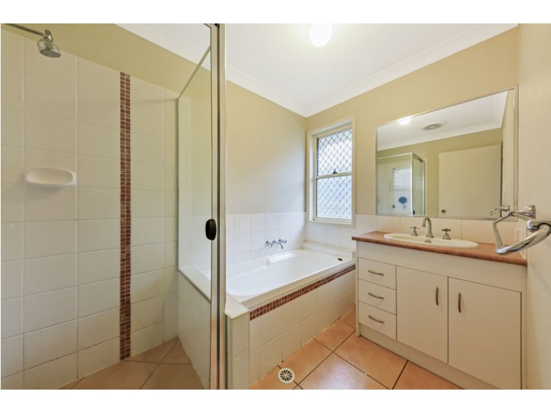 27 Katrina Way, Raceview QLD 4305
