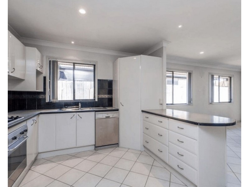 9 Hyde Place, Forest Lake QLD 4078