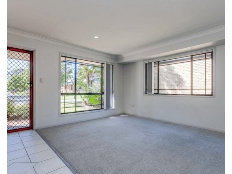 9 Hyde Place, Forest Lake QLD 4078
