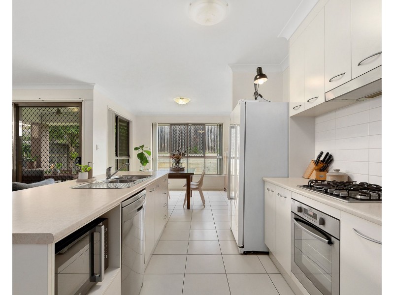 6 Arnaldo Avenue, Augustine Heights QLD 4300