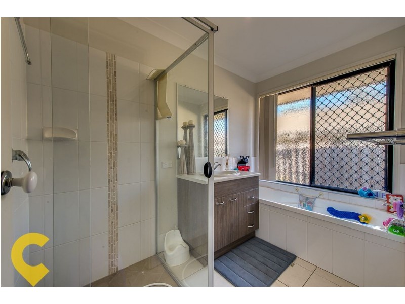 34 Quinn Close, Augustine Heights QLD 4300