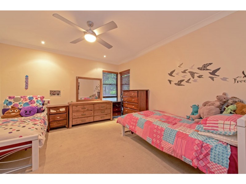 11 Bellevue Place, Springfield Lakes QLD 4300