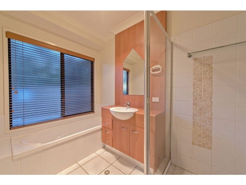 11 Bellevue Place, Springfield Lakes QLD 4300