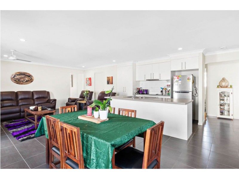 11 Dianella Street, Springfield Lakes QLD 4300