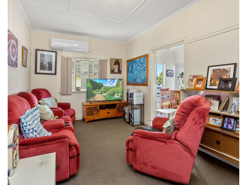136 Glebe Road, Booval QLD 4304