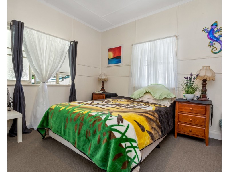 136 Glebe Road, Booval QLD 4304
