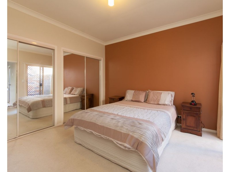 8 Wentworth Close, Forest Lake QLD 4078