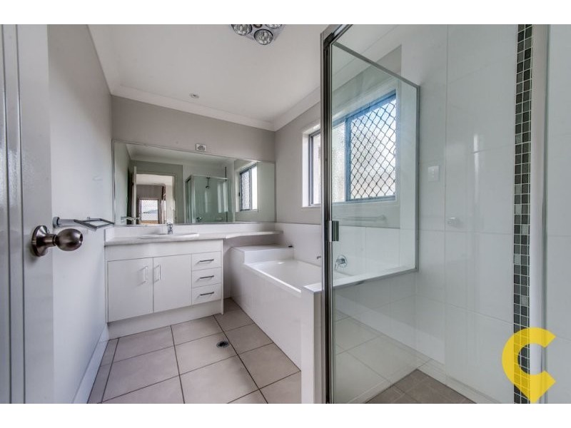 32 Laguna Crescent, Springfield Lakes QLD 4300