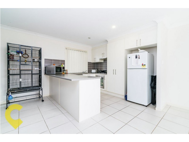 1/2 Messenger Crescent, Springfield Lakes QLD 4300