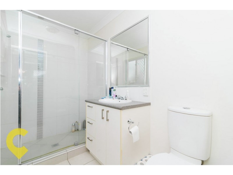 1/2 Messenger Crescent, Springfield Lakes QLD 4300