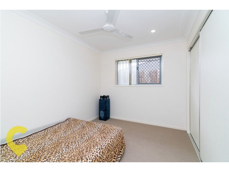 1/2 Messenger Crescent, Springfield Lakes QLD 4300