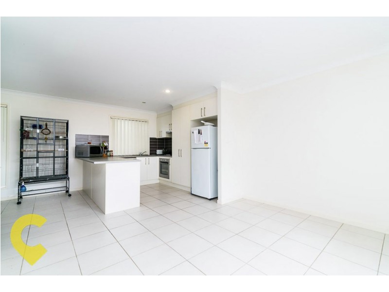 1/2 Messenger Crescent, Springfield Lakes QLD 4300