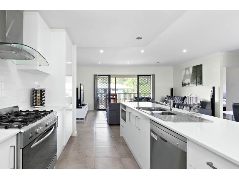 7 Romulus Circuit, Augustine Heights QLD 4300