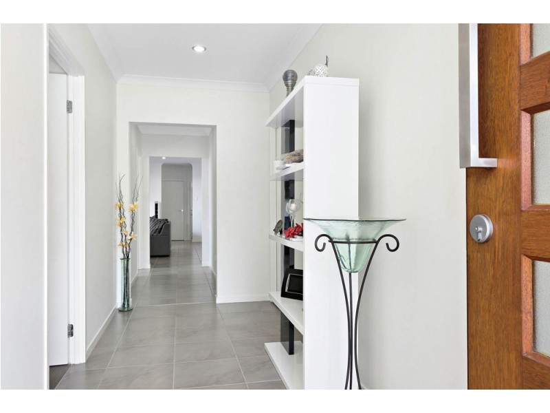 7 Romulus Circuit, Augustine Heights QLD 4300