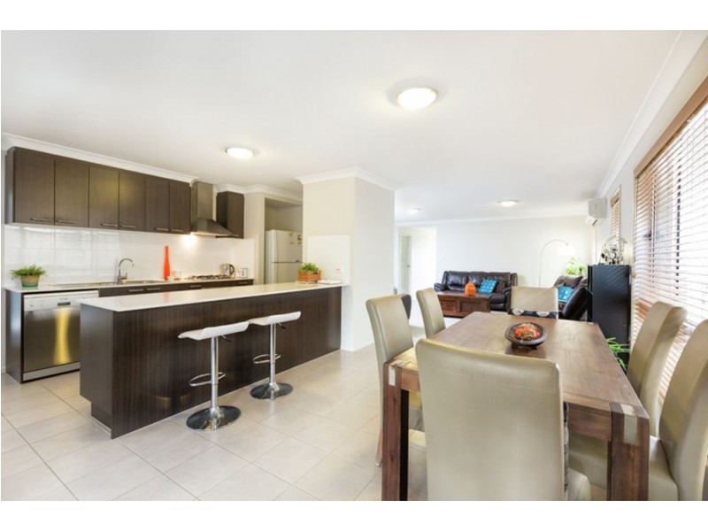 32 Hallvard Crescent, Augustine Heights QLD 4300