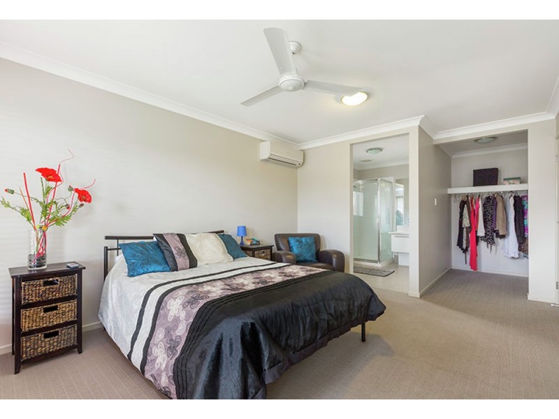 32 Hallvard Crescent, Augustine Heights QLD 4300