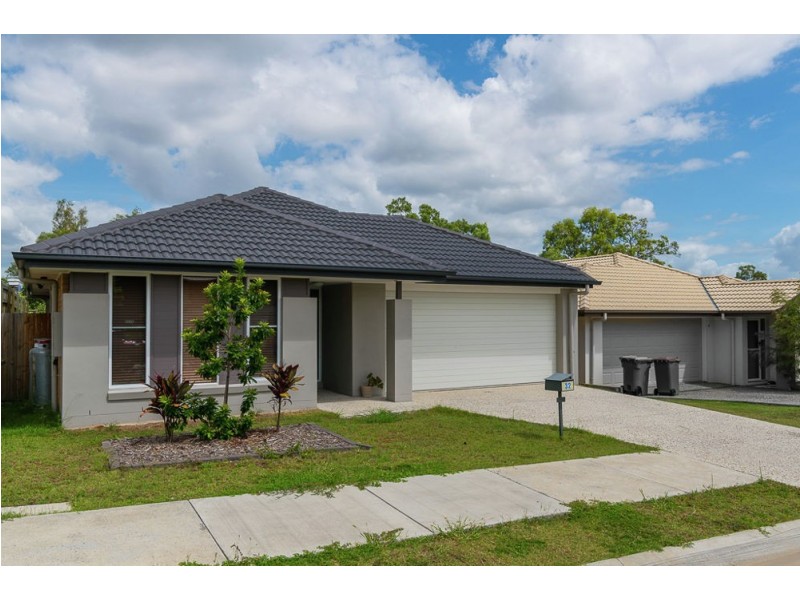 32 Hallvard Crescent, Augustine Heights QLD 4300
