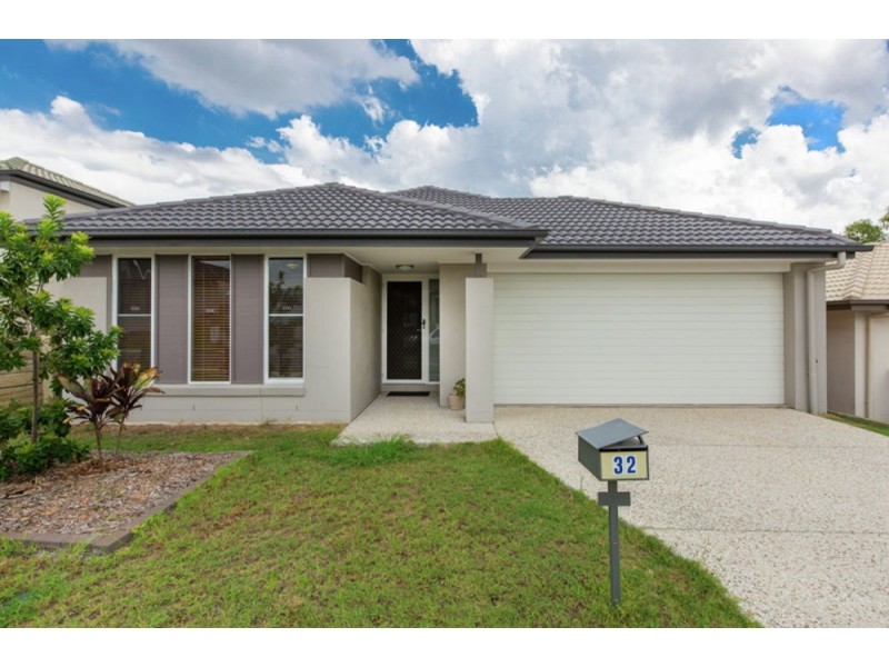32 Hallvard Crescent, Augustine Heights QLD 4300