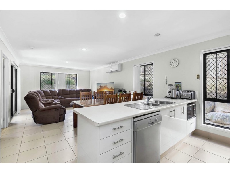 12 Park Edge Drive, Springfield Lakes QLD 4300
