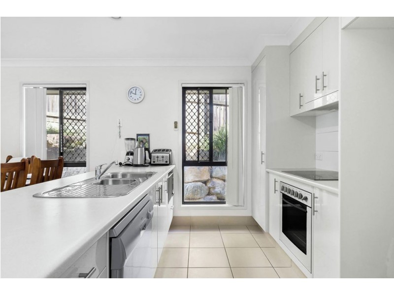 12 Park Edge Drive, Springfield Lakes QLD 4300
