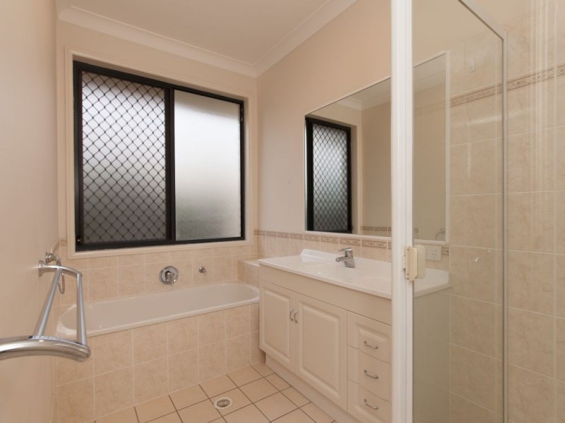 15 Dandenong Street, Forest Lake QLD 4078