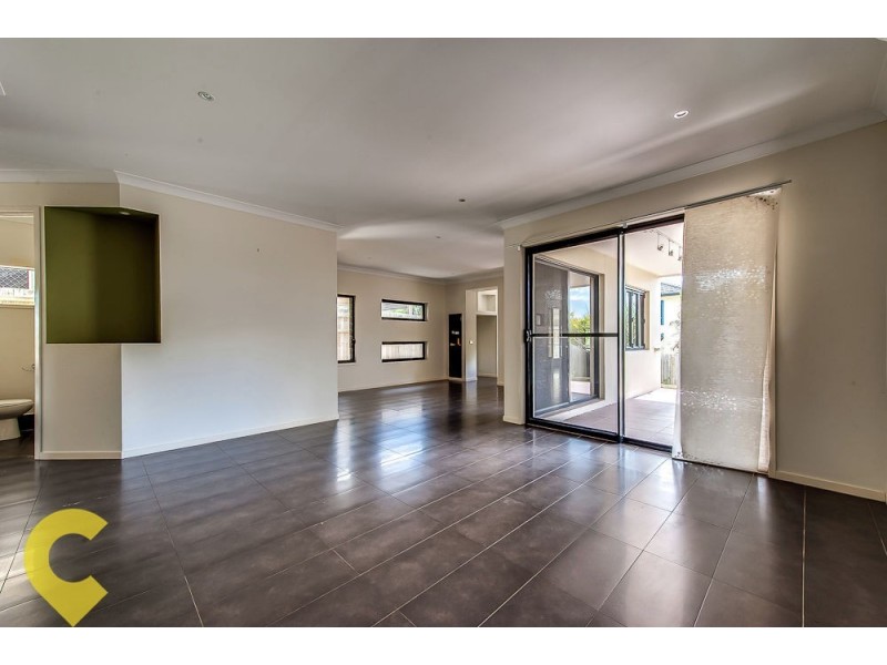 224 Lakeside Avenue, Springfield Lakes QLD 4300