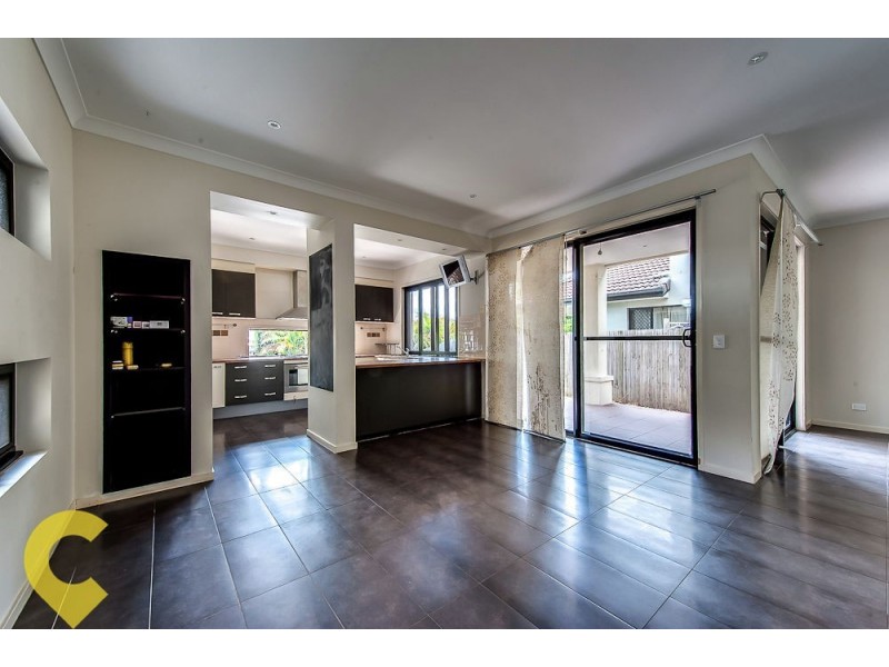 224 Lakeside Avenue, Springfield Lakes QLD 4300