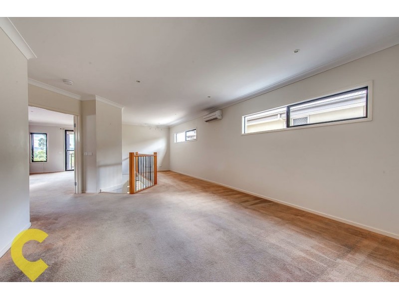 224 Lakeside Avenue, Springfield Lakes QLD 4300