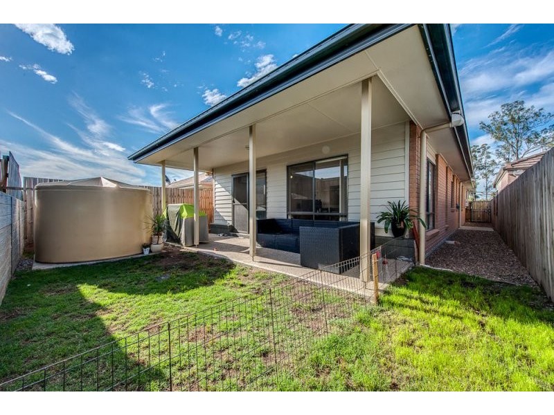 8 Arnaldo Avenue, Augustine Heights QLD 4300