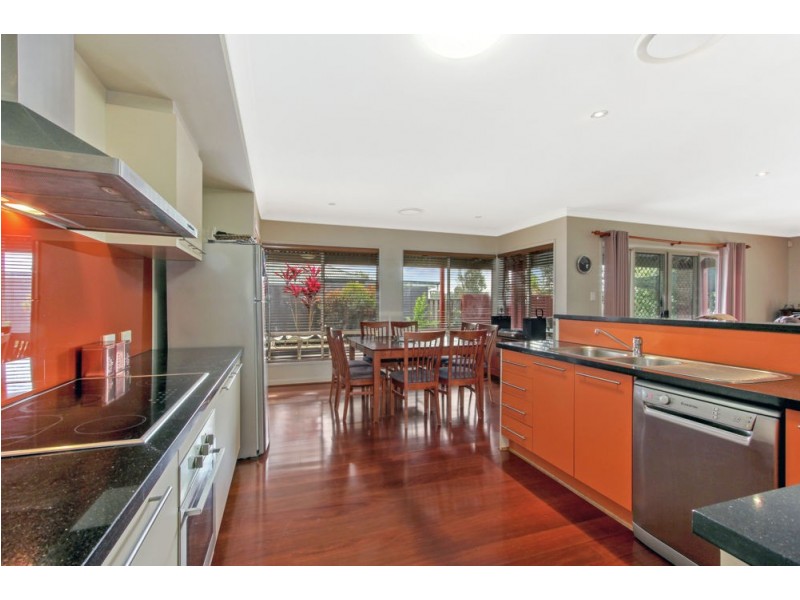 18 Summit Drive, Springfield Lakes QLD 4300