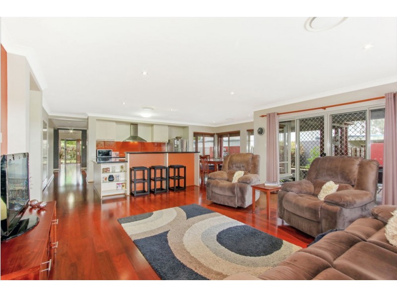 18 Summit Drive, Springfield Lakes QLD 4300
