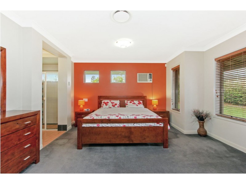 18 Summit Drive, Springfield Lakes QLD 4300