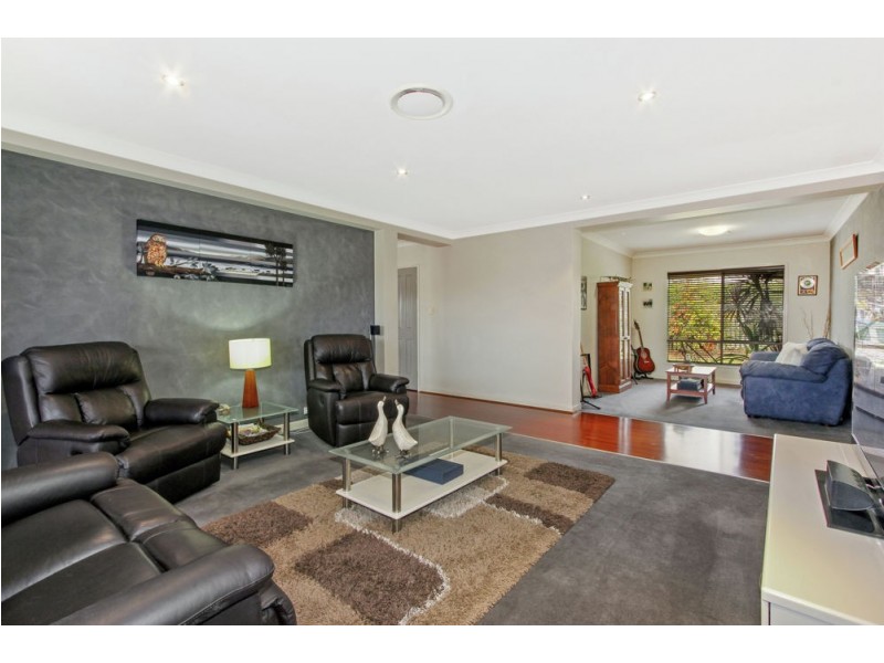 18 Summit Drive, Springfield Lakes QLD 4300