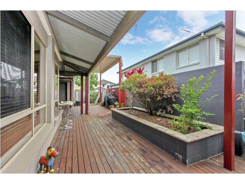 18 Summit Drive, Springfield Lakes QLD 4300