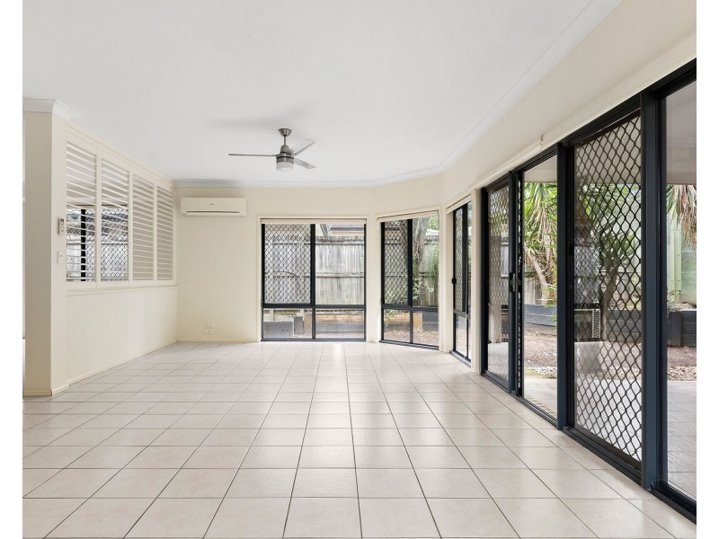 15 Dandenong Street, Forest Lake QLD 4078