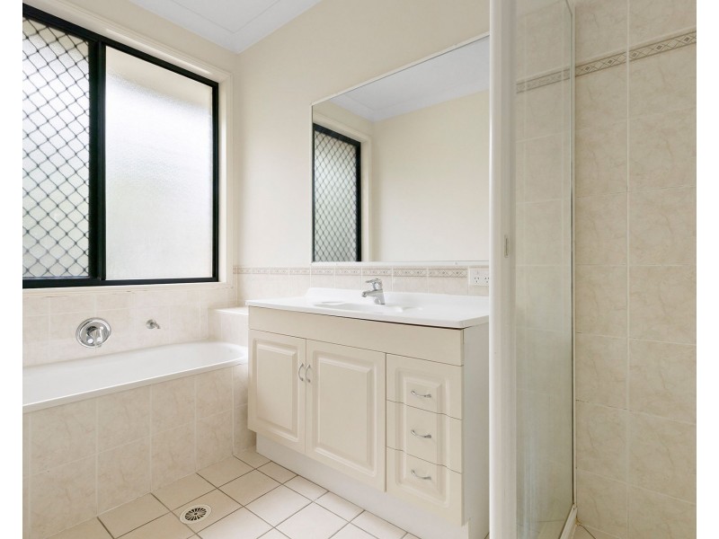 15 Dandenong Street, Forest Lake QLD 4078