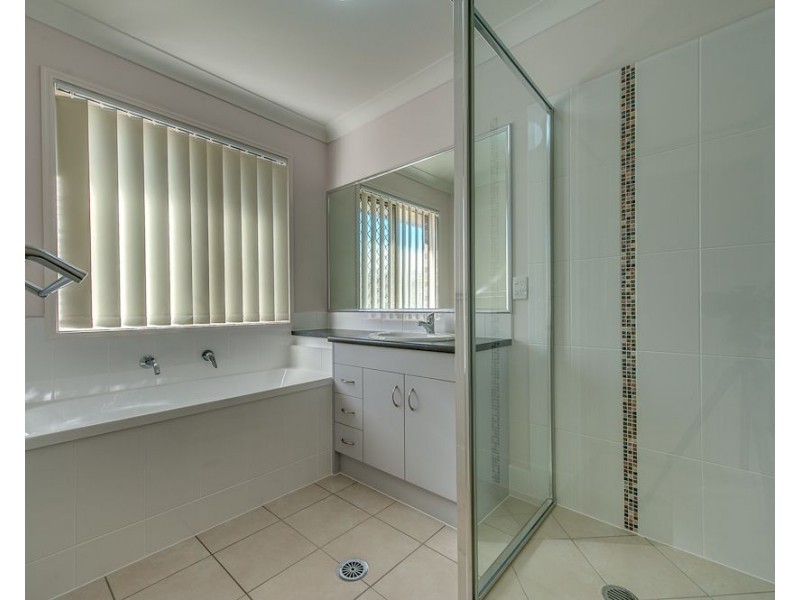112 Girraween Drive, Springfield Lakes QLD 4300