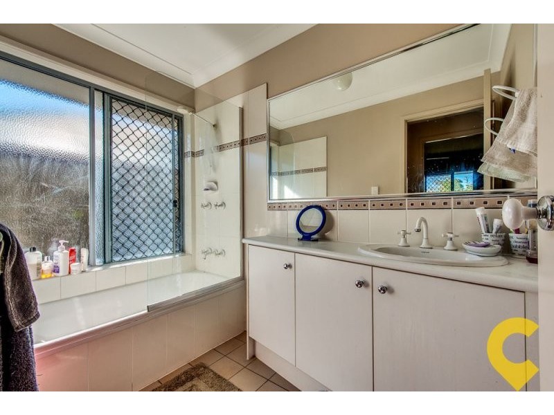 24 Greenleaf Avenue, Springfield Lakes QLD 4300