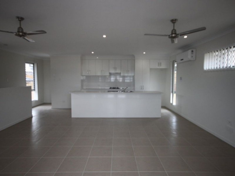 32 Tea Trees Avenue, Springfield Lakes QLD 4300