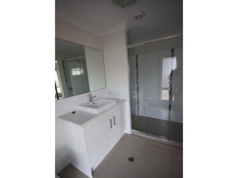 32 Tea Trees Avenue, Springfield Lakes QLD 4300