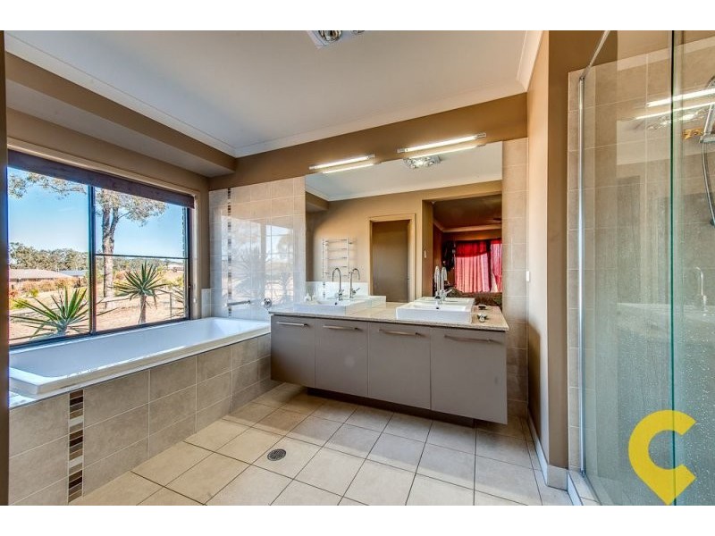 35 White Gums Road, Hatton Vale QLD 4341