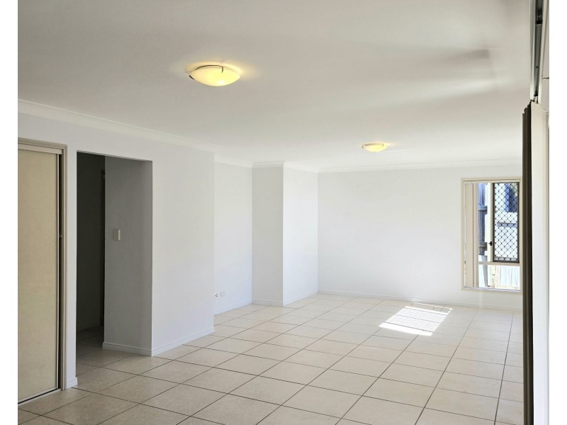 17 Park Edge Drive, Springfield Lakes QLD 4300