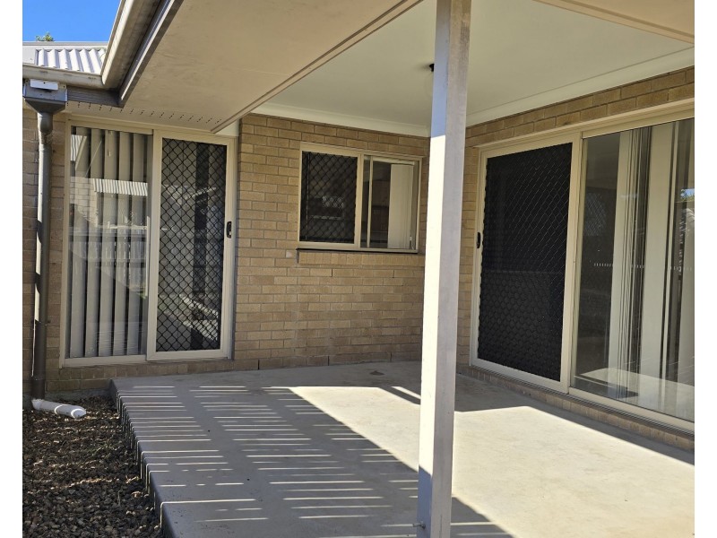 17 Park Edge Drive, Springfield Lakes QLD 4300