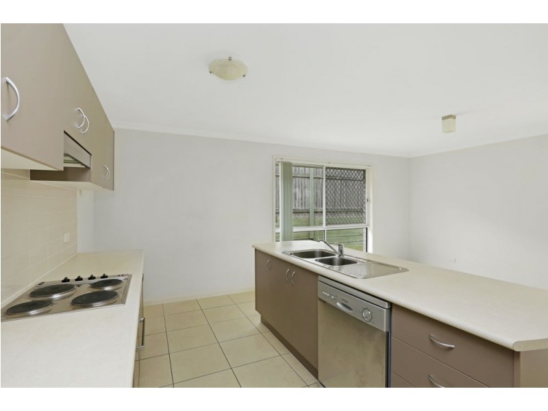 4 Cove Place, Springfield Lakes QLD 4300