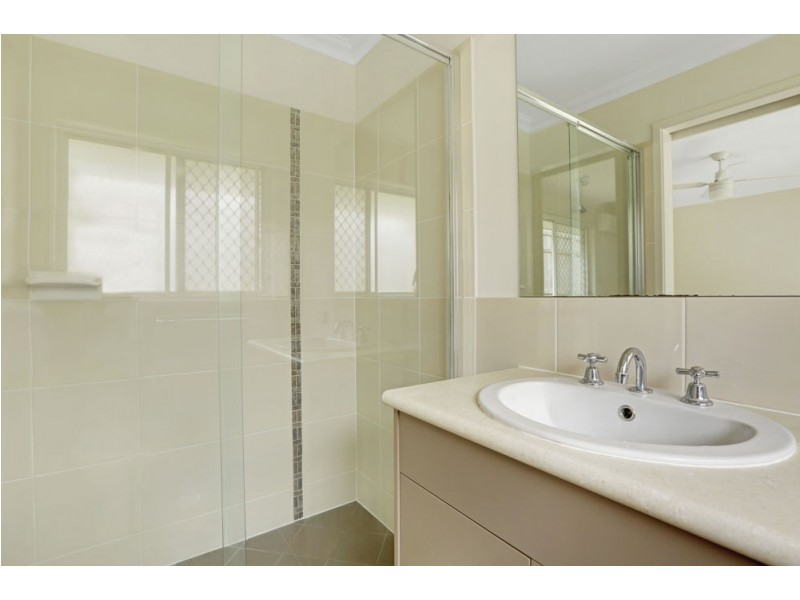 4 Cove Place, Springfield Lakes QLD 4300