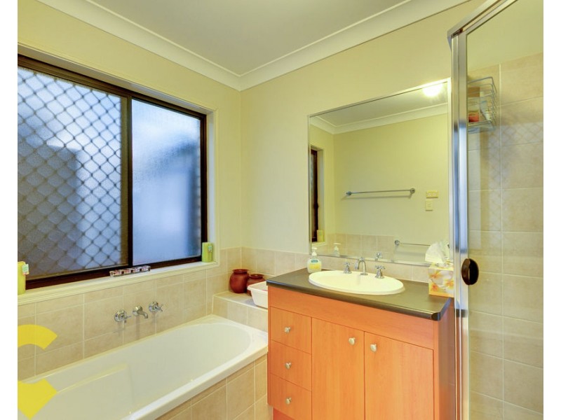 6 Daylilly Place, Springfield Lakes QLD 4300