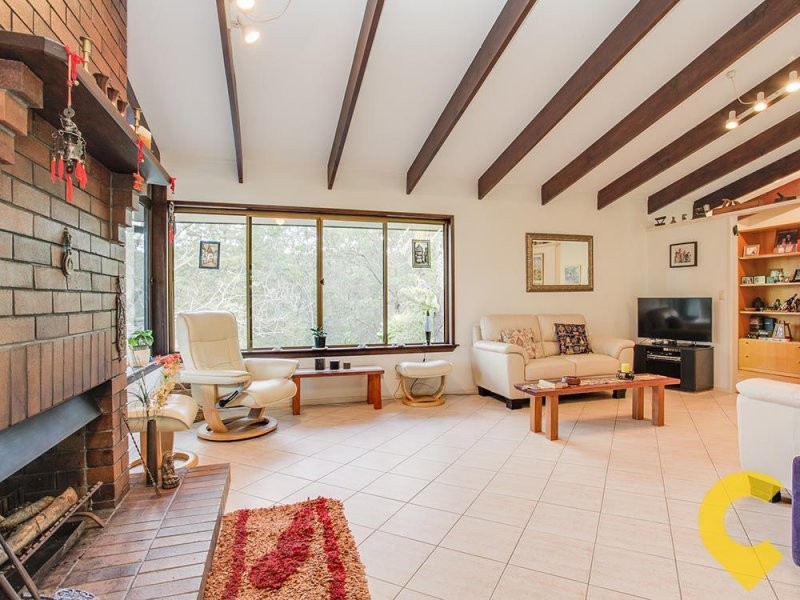 32 Collins Street, Moorina QLD 4506