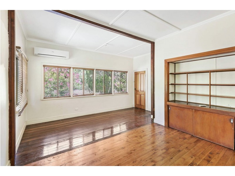 696 Beachmere Road, Beachmere QLD 4510
